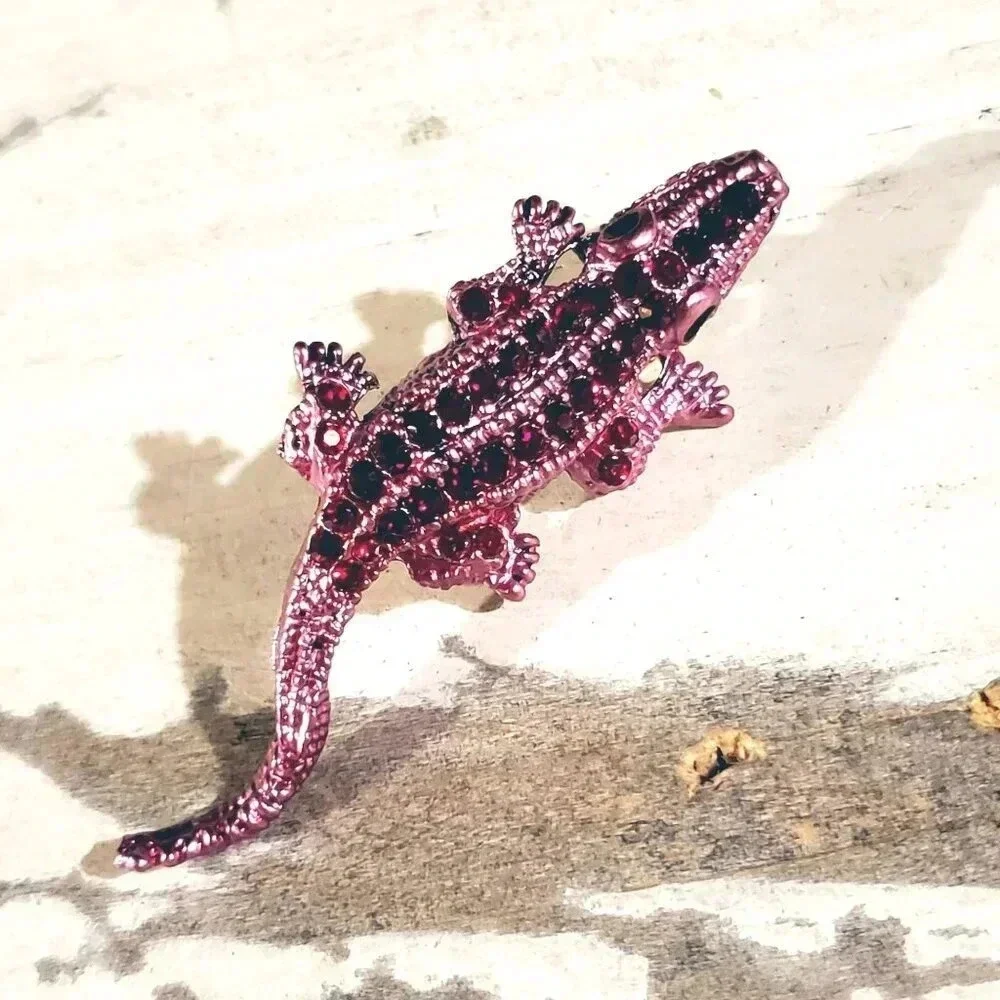 New Vintage 90s Y2K Pink Red Crystal Gecko Lizard Brooch